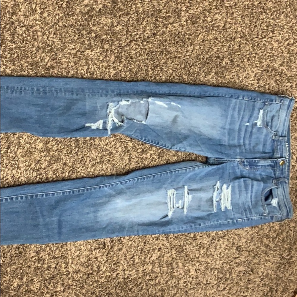 Hi-rise jeans
